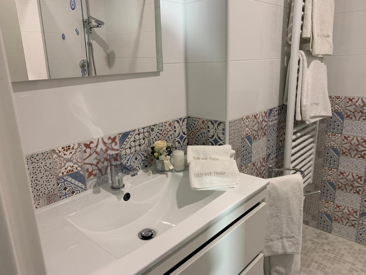 Bed & Breakfast Indi Thelar Villa Guardia Экстерьер фото