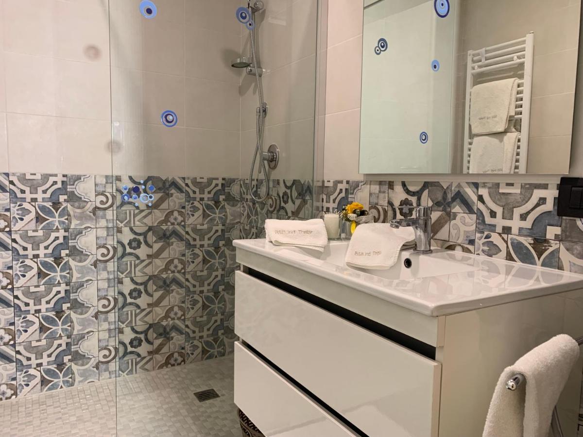 Bed & Breakfast Indi Thelar Villa Guardia Экстерьер фото